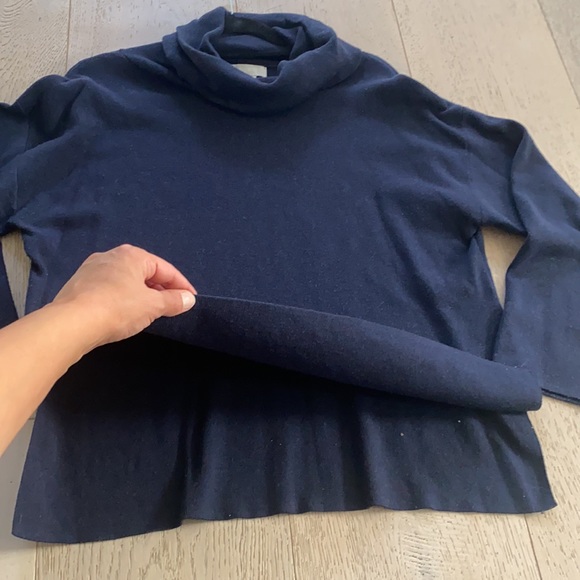 Navy blue turtleneck sweater - Picture 5 of 5